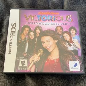 Victorious Hollywood Arts Debut Ds